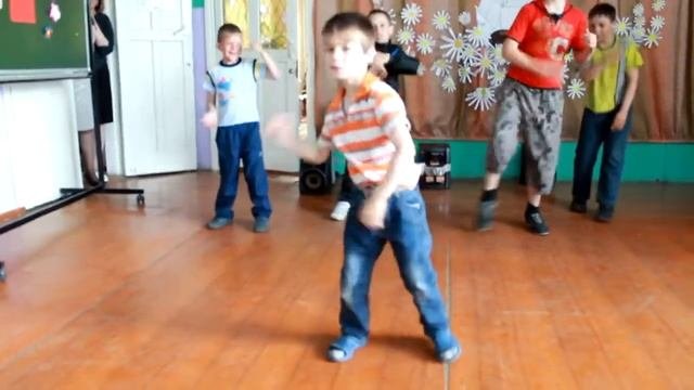 Танцы в школе 2