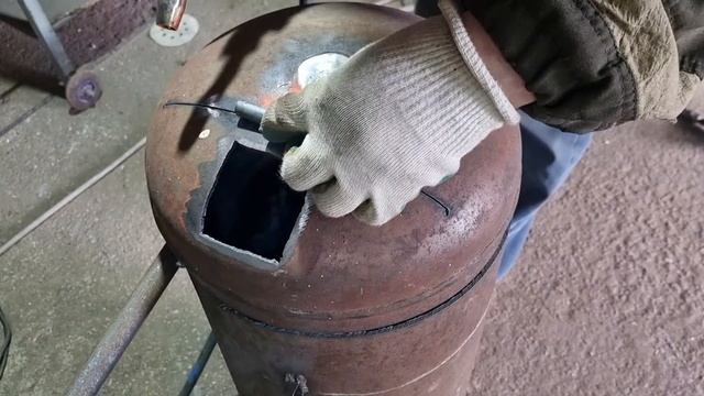 Самодельная Печка для нагрева бассейна из пропан баллона! Homemade stove for warming up the pool