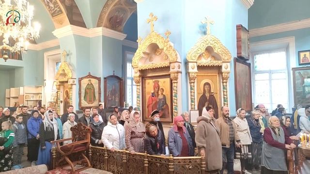 МОЩНО!!! Символ веры - протодиакона, алтарники и верующий народ