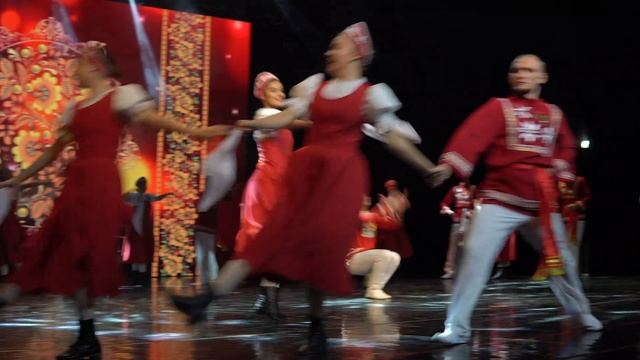 Танцевальный коллектив "XXX" - Калинка (ФГБОУ ВО Амурская ГМА Минздрава России)