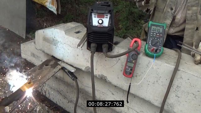 Dekapower EASY ARC 200 Неубиваемый сварочник. 10 электродов D - 4мм а аппарат холодный.
