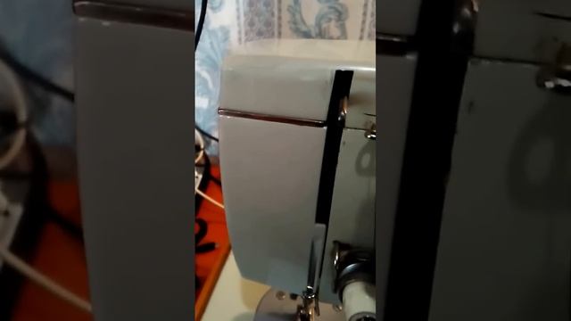 Как заправить нитку в швейной машинке Подольск и Чайка