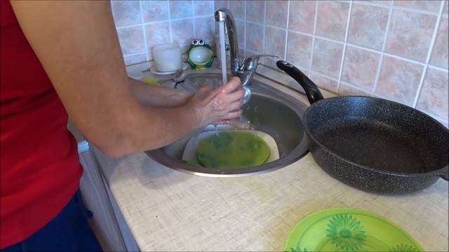 Чистит всё и отмывает, ваши деньги сохраняет!! Отличное, универсальное, домашнее средство!