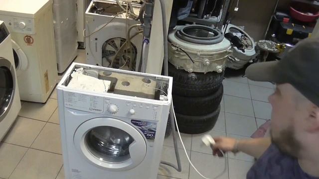 Стиральная машина Indesit iwub 4085 моргает не запускается