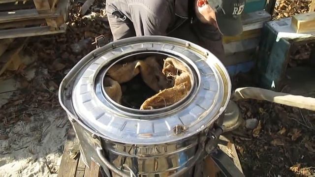 Перетопка воска Сколько в мерве воска после "Лисицы" Центрифуга или воскопресс