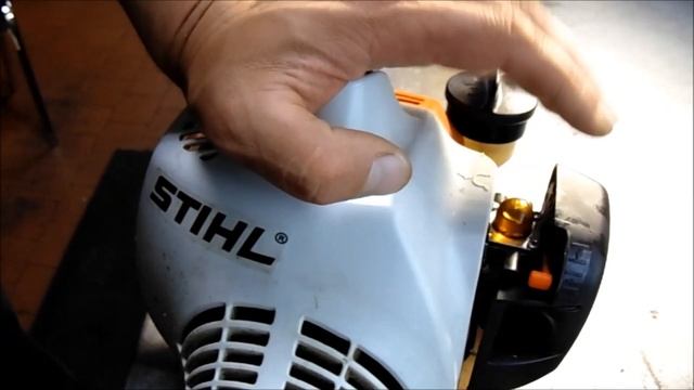 Мотокоса глохнет при нажатии на газ. Причины