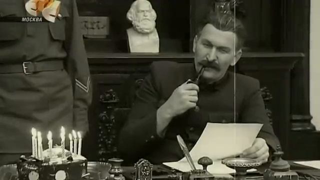 6 кадров. День рождения Сталина