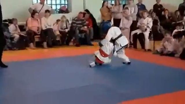 Абсолютно реальный бой. Мальцев Вадимир 7 лет.