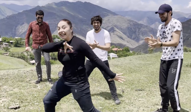 Девушка Танцует Лучше Парней Супер Лезгинка 2023 Чеченская Песня Бомба ALISHKA Дагестан ELVIN AZIZA