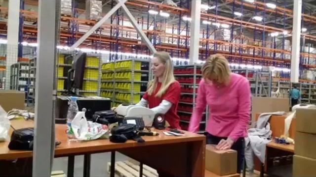 Работа вахтой в Москве склад ДНС отзыв о работе комплектовщицей как обманывают рабочих, вся правда