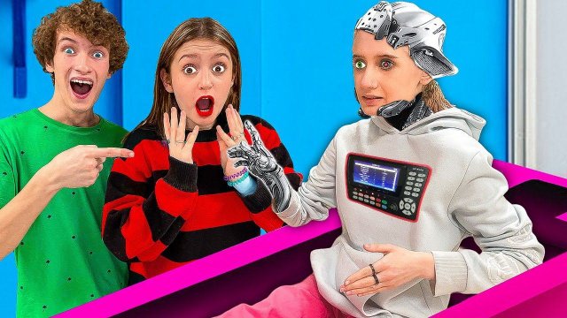 Купили РОБОТА Машу Клуб Tube !!