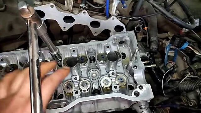 Ремонт мотора Тойота Карина 2 часть 11(затяжка болтов ГБЦ)