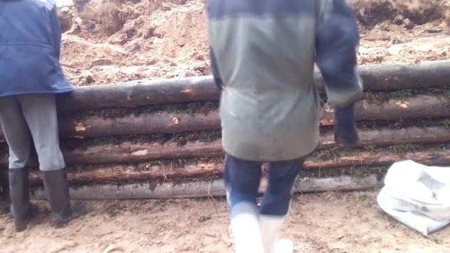 #СТРОИМ БОЛЬШУЮ ЗЕМЛЯНКУ В ЛЕСУ ЧАСТЬ # 3