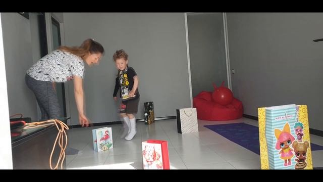 Тренировка с детьми в домашних условиях! Как сделать физические упражнения интересными для ребёнка!