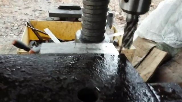 самодельный координатный столик и самодельные тиски для сверлильного станка