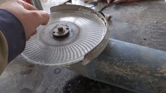 Зажало диск в болгарке Как открутить без проблем!