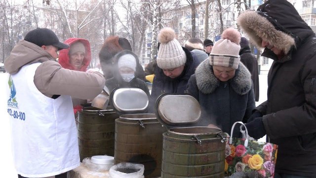 В Симбирской епархии проходят благотворительные обеды для нуждающихся.