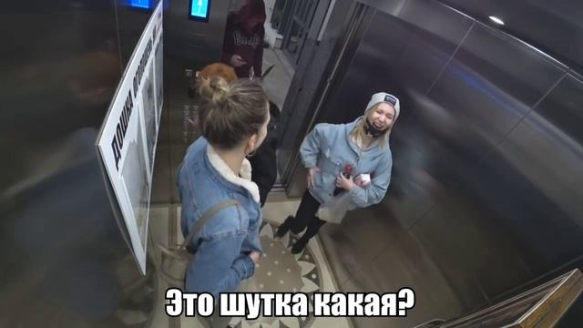 Портрет Зеленского в лифте, город Киев. Пранк.