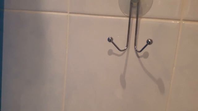 Лайфхак: Как приклеить присоску на кафель в ванной