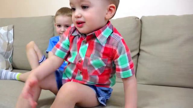 Bad Baby ПЕПСИ vs ПРИНГЛС - ЧЕЛЛЕНДЖ!  PEPSI vs PRINGLES CHALLENGE!