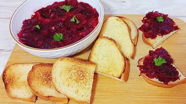 Съедят за минуту! Беру 1 свеклу и готовлю вкусную закуску из простых продуктов! Икра из свёклы.