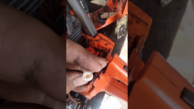 Хускварна 137,142 не заводится.