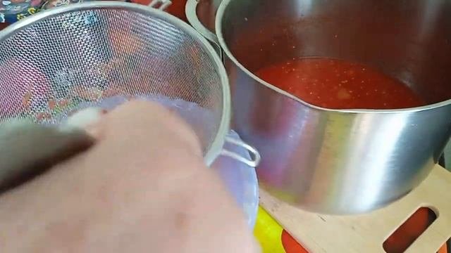 Делаю томатный сок без мясорубки и соковыжималки