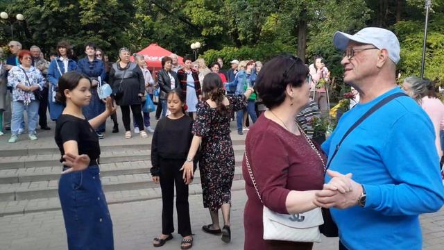 04.06.2023год.Танцы в Гомельском парке.