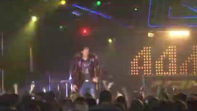 Ведущий Дмитрий Романов