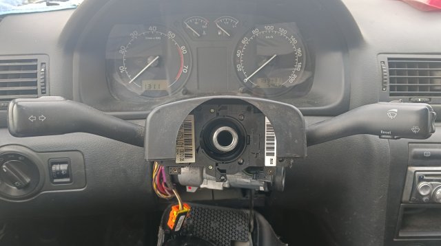 Как заменить рычаг поворотников на Шкоде Октавия Тур