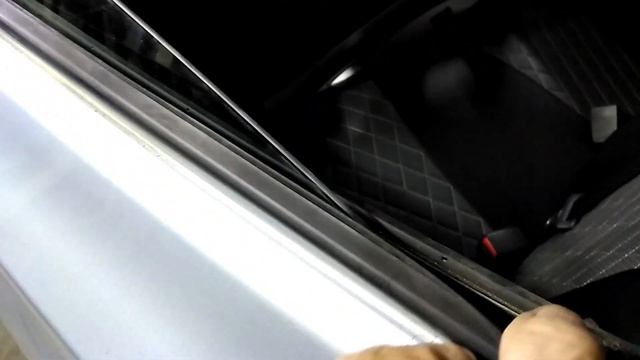 Как снять бархотку, резинку с двери Hyundai Solaris