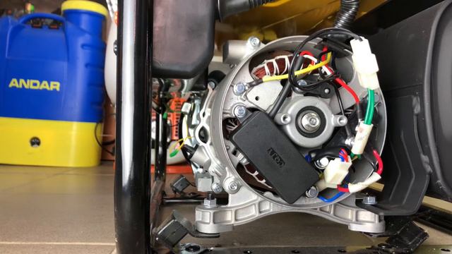 Бензогенератор не выдает напряжение.