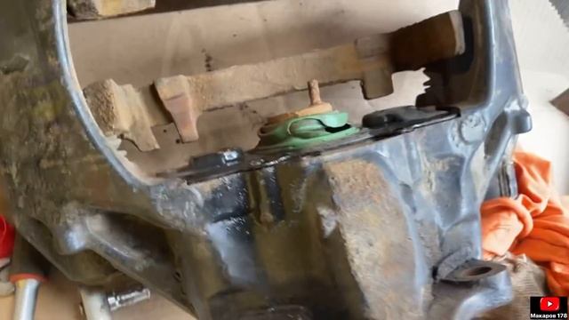 Сломался MAN моего Тестя ТГС 26.350!! Помогаю ему снять тормозной суппорт. Разобрали Суппорт.