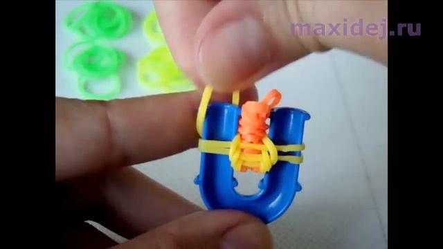 Браслет из резинок Рыбья чешуя на рогатке