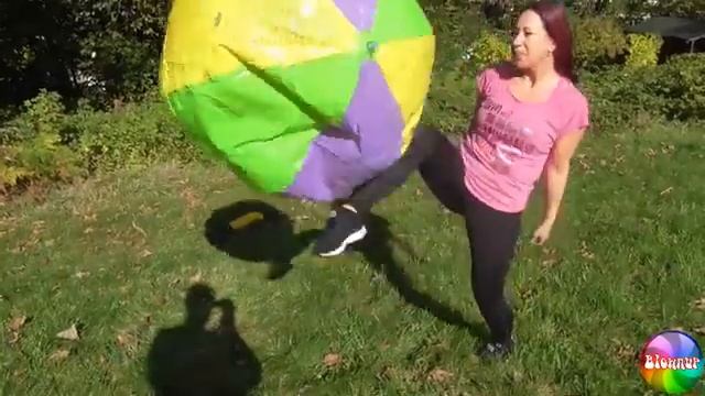 BU 079 Kick the rare Intex beach ball