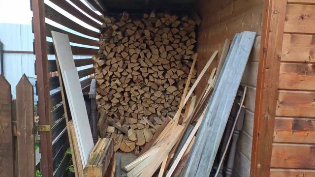 БЫТОВКА-ДРОВЕНИК СВОИМИ РУКАМИ. ОБЗОР ПОСТРОЕННОЙ БЫТОВКИ.