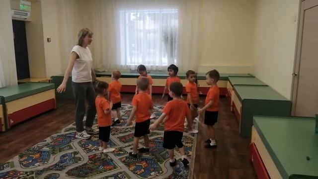 Зарядка "Мы ногами топ, топ, топ".