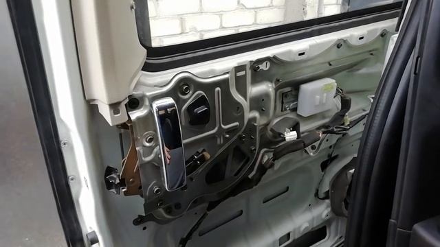 Проблема электропривода боковой двери Nissan Elgrand 51