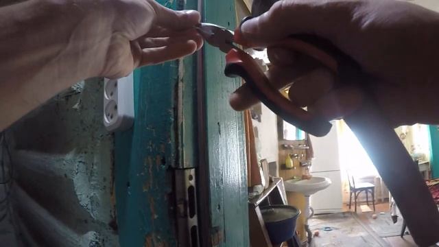 Новая технология установки уплотнителей на деревянную дверь.