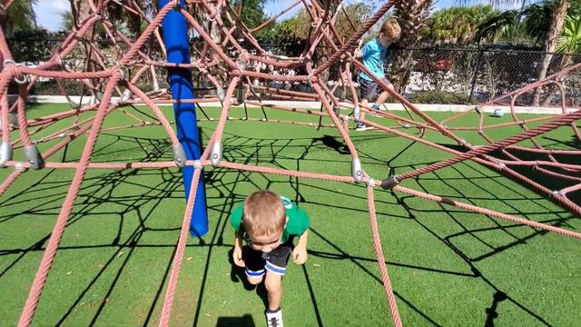 David plays at Spanish River Park!!! Давид играет в парке Спэниш Ривер!!!