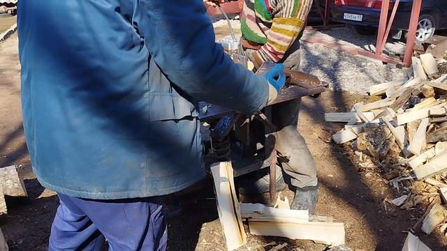 Самодельный  мощный гидравлический дровокол.