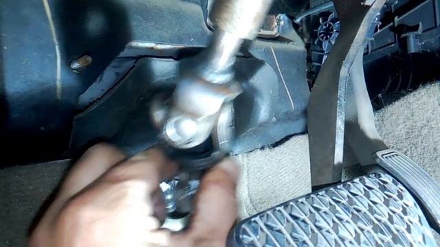 как снять рулевую рейку мазда 6!