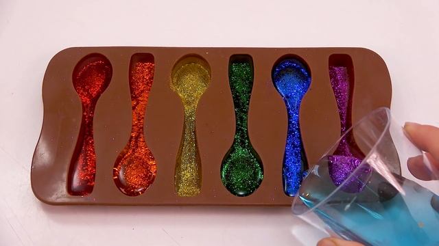 Вкусное видео о том, как сделать ложку с радужным блеском из желейной нарезки ASMR