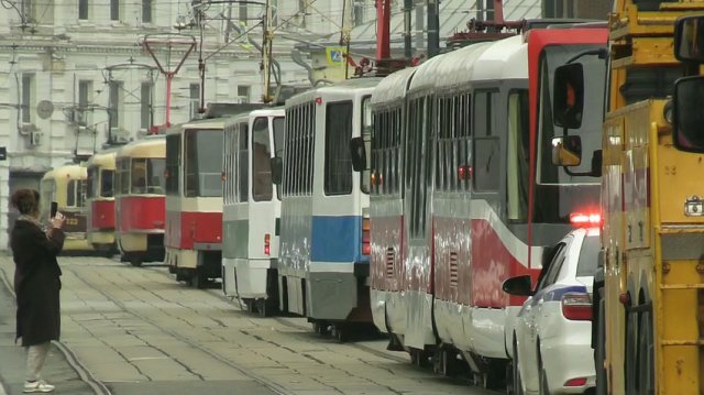 Кадры парада трамваев в Москве