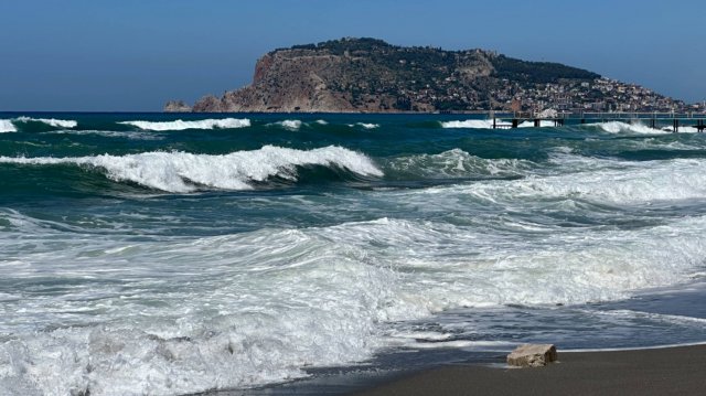 Видео заряжено на расслабление и покой. Пусть Средиземное море заберет все ваши тревоги