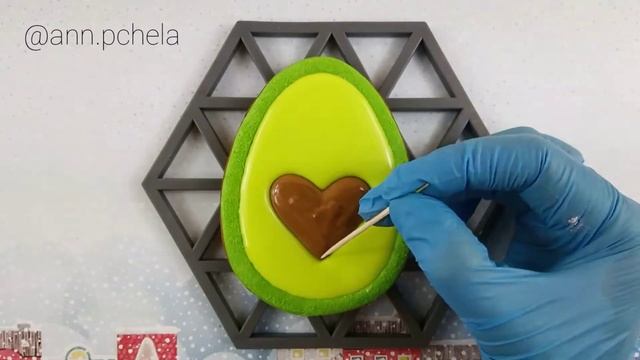 Avocado cookies. Имбирный пряник - Влюбленные Авокадо. Мастер-класс по пряникам. Cookies with icing