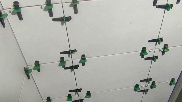 УКЛАДКА ПЛИТКИ НА КРИВЫЕ СТЕНЫ