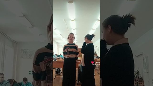 Like_7322001285817286372.mp4