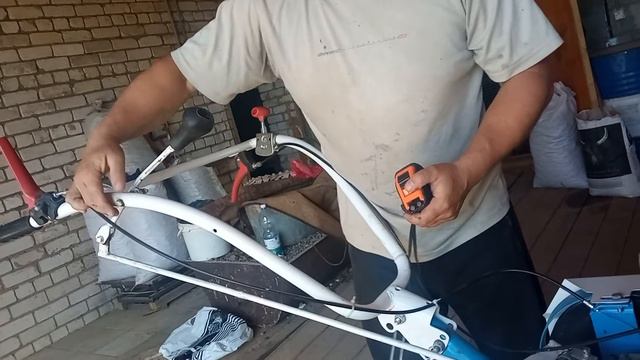 Конструкция механизма рычага коробки передач на мотоблоке НЕВА мб23
