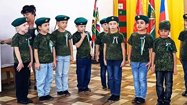 Детсад "Лесная сказка" с.Донское высадка деревьев "Аллея МИРА"